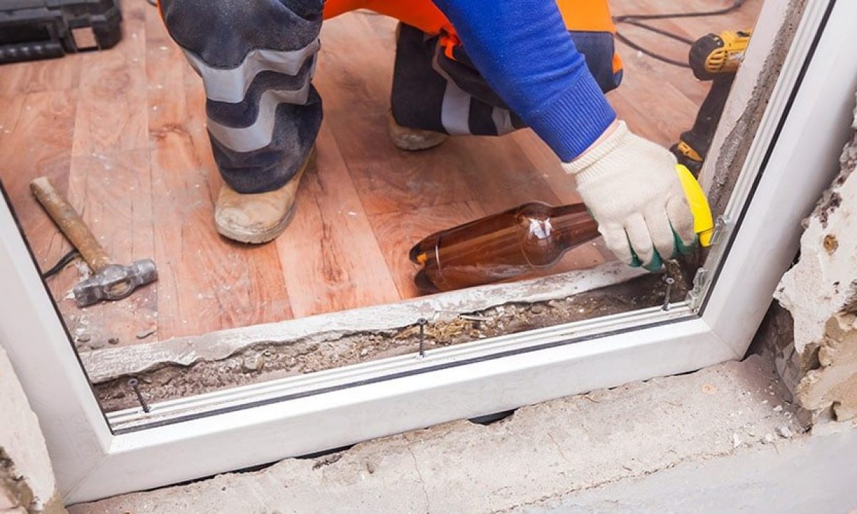 Choosing the Right Tools for Professional Window Repair: Tools and Techniques Used in Window Repair in Canada